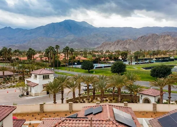 Near Coachella And Stagecoach Palm Springs , Pga Resort Villa ,Golf, Community Pool, Gym
