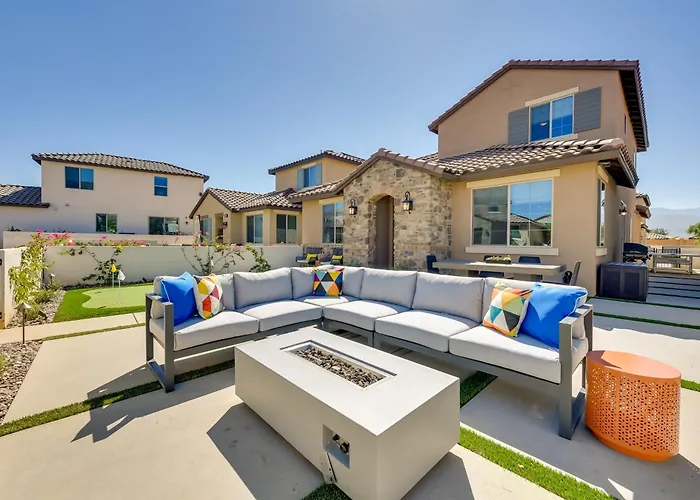 Furnished Patio + Putting Green: La Quinta Home